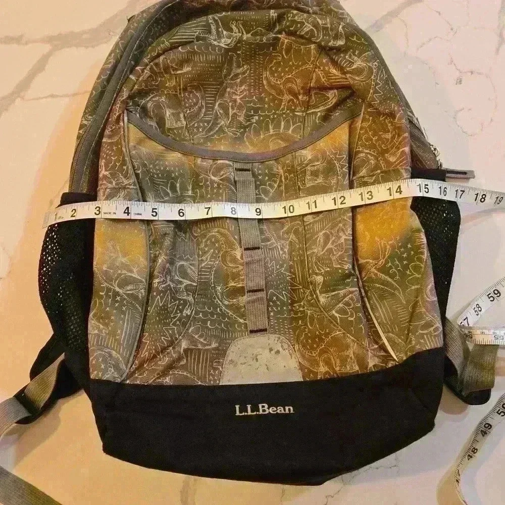 L.L. Bean Hiking School Adjustable Strap Back Pack Green